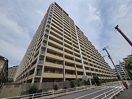 五感で感じる、現地でしかわからない事も沢山ございます。周辺環境なども一緒にご案内いたしますのでお気軽にお問合せください。