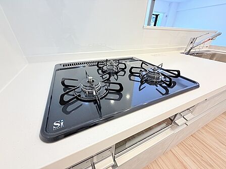 キッチンはオープンカフェスタイルだからリビングとの一体感はバッチリ。毎日のお料理時間も楽しくなりそうです。