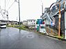 外観：6m幅員の道路に面しておりお車の運転が苦手な方でも安心して出入りいただけます。 