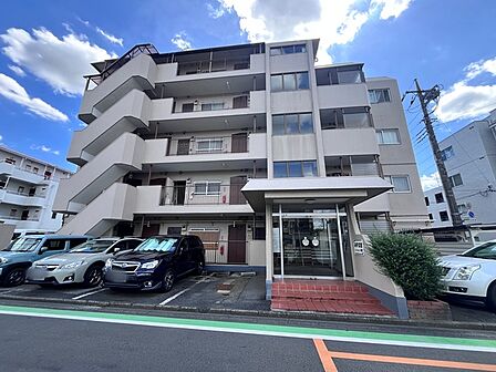 五感で感じる、現地でしかわからない事も沢山ございます。周辺環境なども一緒にご案内いたしますのでお気軽にお問合せください。