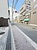 周辺：周辺の街並み 一橋学園の駅前通りです。（10m）