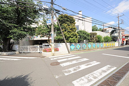 新所沢幼稚園（390m）
