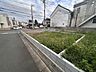 外観：通りから入ったプライベート空間で落ち着いた雰囲気でお住いになる。敷地部分でお子様の遊ぶスペースや駐車スペースに活用できます。 