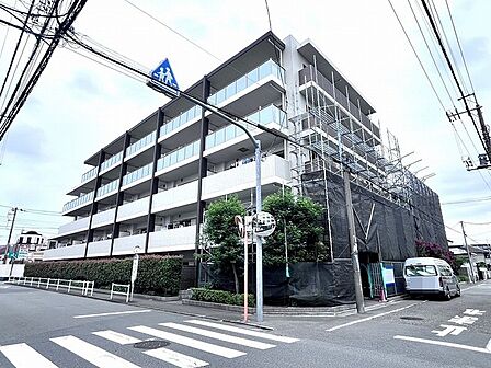 商業施設が徒歩圏内に充実、日々のお買い物も安心な環境です。