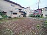 外観：戸建てが立ち並ぶ静かな住宅街。四季折々の移り変わりを感じながら自然と楽しみ、暮らす、そんな毎日を日々の中で感じられる住環境 