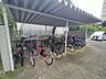 寝室：屋根付きの整然とした駐輪スペースは、雨風から愛車をしっかりと守り、毎日の心地よいお出かけをサポートします 