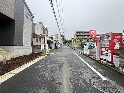 外観:6m幅員の道路に面しておりお車の運転が苦手な方でも安心して出入りいただけます。 外観:6m幅員の道路に面しておりお車の運転が苦手な方でも安心して出入りいただけます。