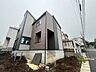 外観：戸建てならではのお庭スペース。BBQやガーデニング、お子様のプールなど、、、、様々な楽しみ方ができるプライベート空間。ご家族皆さままで思いっきりお楽しみください。 