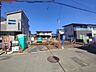 外観：戸建てが立ち並ぶ静かな住宅街。四季折々の移り変わりを感じながら自然と楽しみ、暮らす、そんな毎日を日々の中で感じられる住環境 