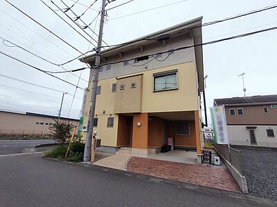 外観:通勤、通学がちょっとした運動にもなる、駅徒歩17分。 外観:通勤、通学がちょっとした運動にもなる、駅徒歩17分。