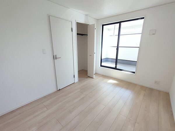 洋室を拡大表示