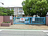 周辺：鴻巣市立赤見台第一小学校（460m）