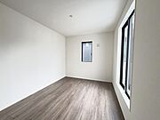 たっぷりの陽光に包まれる明るい住まいが、ここにあります。 