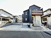 最寄り駅が徒歩7分。駅の近くに住めば、家族そろった朝食タイムがさらに楽しく。 