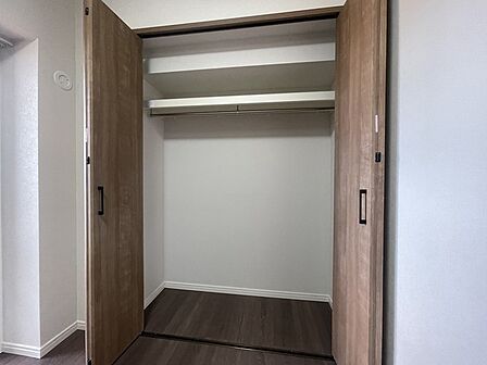 子供部屋にも嬉しい全居室収納スペース。