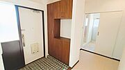 シンプルなデザインの玄関収納。 
