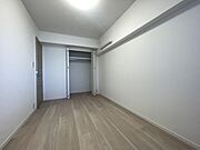 今からここを誰のお部屋にしようか、そんな洋室。 
