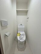 お掃除らくらく。便座脇の操作盤をなくした、リモコンタイプのお手洗い。 