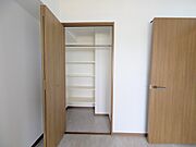 ウォークインクローゼットのある住まいで収納上手な生活。 