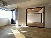 家族が自然に集りそうな広さが魅力のＬＤＫ。 