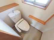 注目度の高いお手洗い。ちゃんとウォシュレット機能ついてます。 