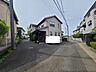 外観：穏やかな街並みに溶け込む、心地よい暮らしを予感させる住まい。