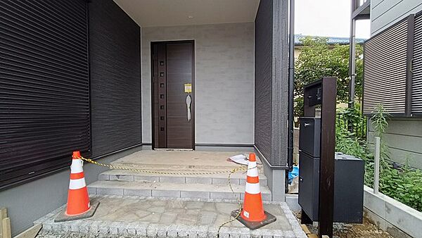 玄関を拡大表示