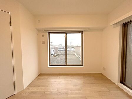 太陽の恵みを感じる、温もりと明るさにあふれたお部屋。