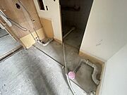 配管も更新工事が入ります。 6月下旬にフルリノベーション完成予定。