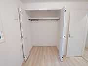 子供部屋にも嬉しい全居室収納スペース。 