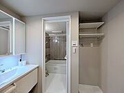 お風呂に入る前、心も体もふっと一息つける「静けさの入り口」。 