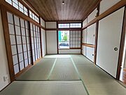 和の趣に満ちた、落ち着きのある静かな空間