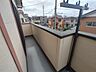 その他：あたりには住宅を中心とした建物が広がります。 