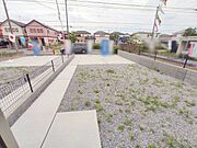 そんなに大きくはないけれど、お庭が持てるのが持家の魅力。 