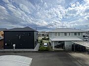 車の通りも少ない閑静な住宅地。子育てにも、第二の人生にも。 