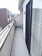 南向きバルコニーでお洗濯ものはいつもカラッと乾きます。 