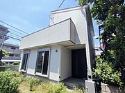 最寄り駅まで徒歩8分の近さ。 忙しい朝が助かる立地、 暮らしにゆとりが生まれます。 