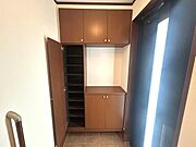 シンプルなデザインの玄関収納。 
