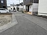 外観：幅員こそやや狭くても、その分交通量が少なくて安心。 