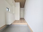 玄関は家の顔でもあります。広いと気持ちがいいですね！ 