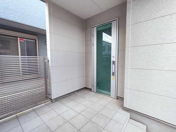 玄関を拡大表示