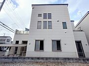 車通りの少ない閑静な住宅地、のびのびした子育てに適します。 