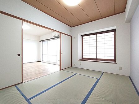 お子様にとっていいお昼寝空間になる和室は、ぜひリビングのお隣で。