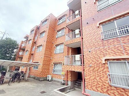 大宮公園駅まで徒歩7分の近さ。 忙しい朝が助かる立地、 暮らしにゆとりが生まれます。 