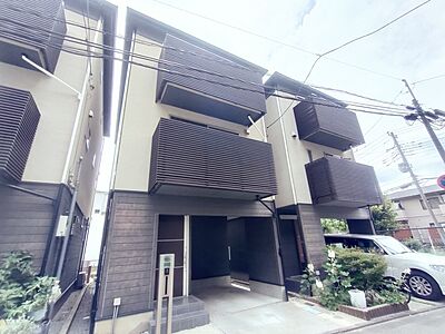 外観:最寄り駅まで徒歩12分。この距離だと、運動不足も少し解消されるかも。 外観:最寄り駅まで徒歩12分。この距離だと、運動不足も少し解消されるかも。