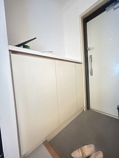 玄関を拡大表示