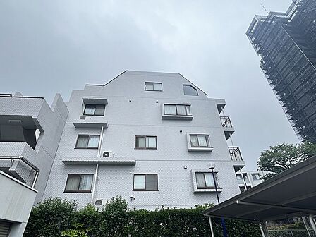 駅徒歩9分。マイカーを持たない選択をする方、増えてます。 
