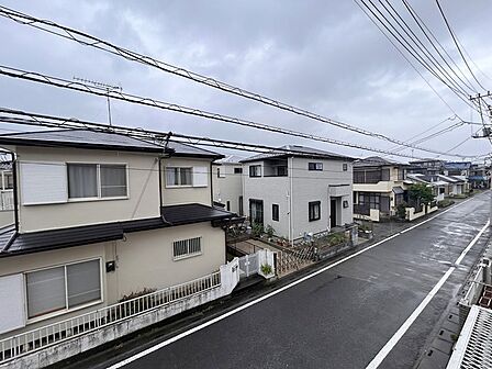 閑静な住宅地で、小さなお子様がいるご家族にも安心。