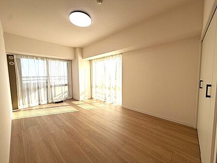 角部屋の2面採光のあるお部屋