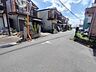 外観：南道路に面した、陽当たり良好な物件です。 